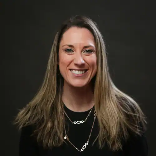 Tracey Wallace headshot